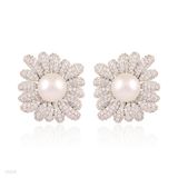 Fabulous pearl flower silver earrings