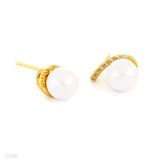 Curve Pearl Studs