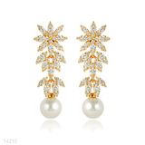 Diminishing Palm Pearl Earrings