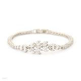 Feminine thin silver leaf bracelet