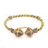 Magnificient Diamond Shape Bai