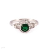 Stunning fabulous green ring